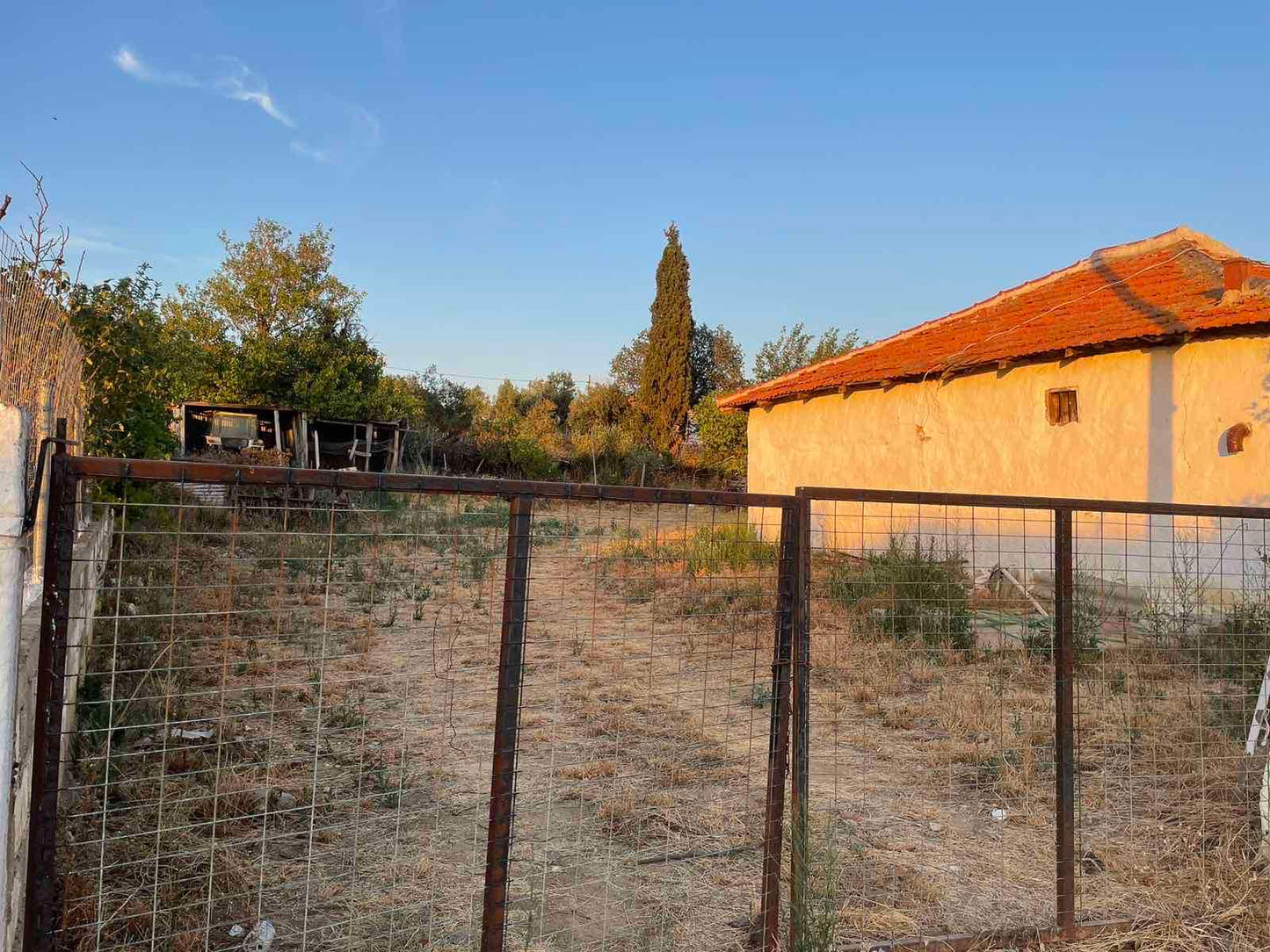 Къща в Ксилагани, Родопи, с оградена дворна площ, евтини имоти в Гърция с ниска цена.