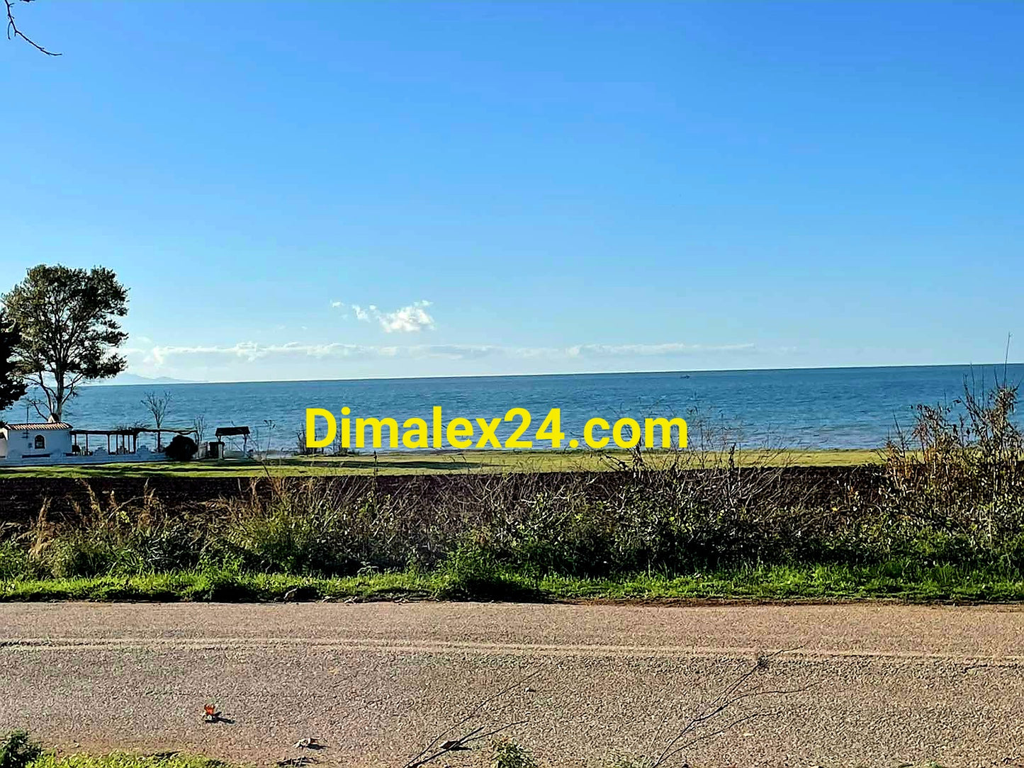 Панорамна гледка към плажа на Платанитис,област Родопи, Северна Гърция.