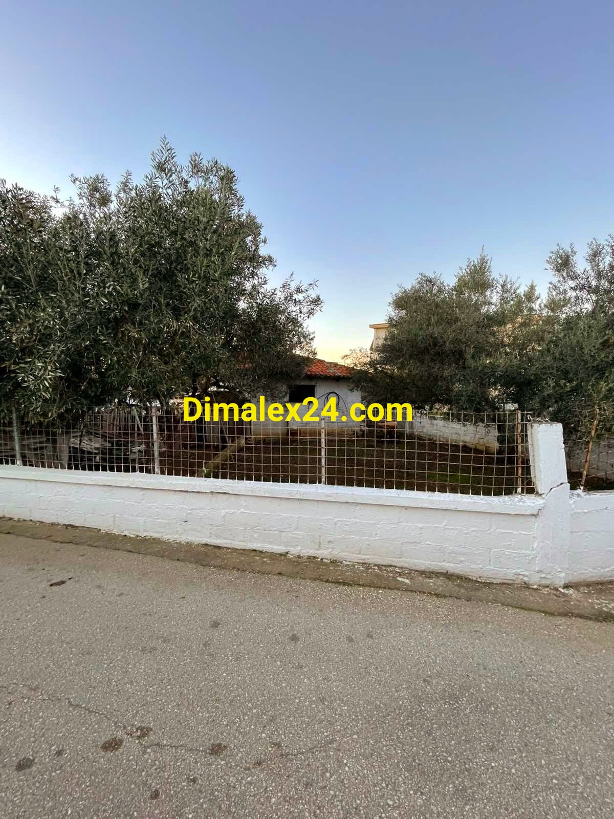 Ъглов парцел 320 кв.м в Ксилагани, Северна Гърция,област Родопи на 6 км. от морето.