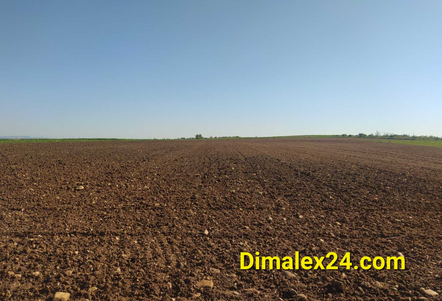 Площадка за строеж в Северна Гърция, близо до морето, подходяща за инвестиции и къщи.