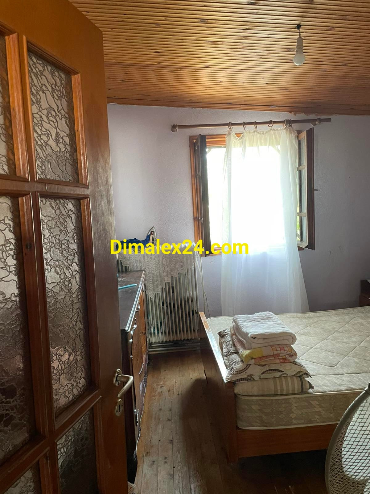 Спално помещение на къща в Профитис Илия на 250 м. от морето.