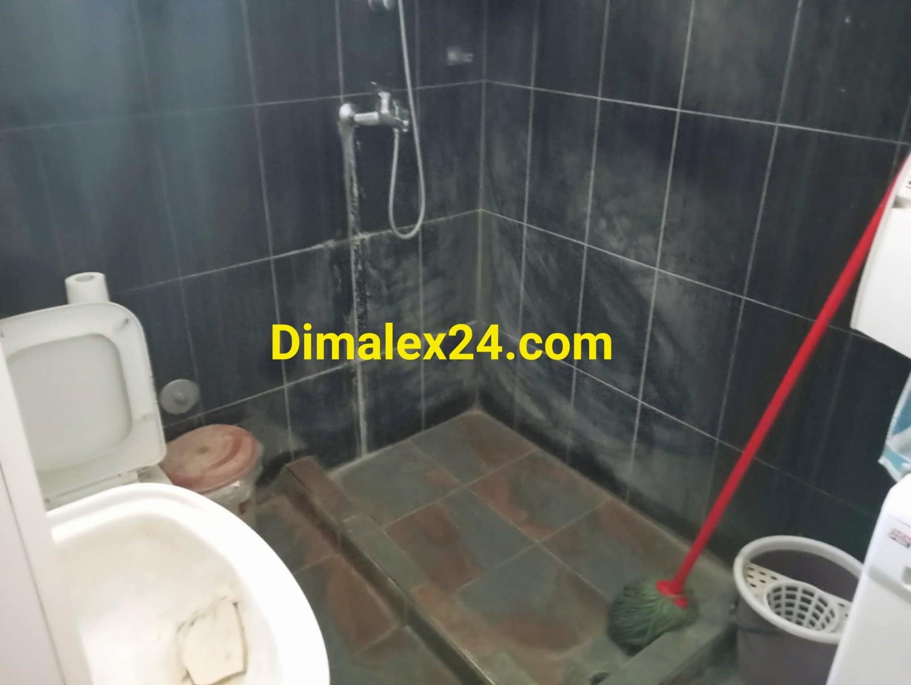 Баня на къща в Гърция, село Адриани на 40 км от България.