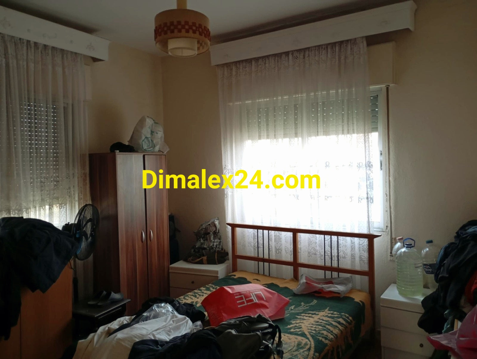 Спалня на къща в Гърция - имот с висок инвестиционенн потенциал с цел отддаване под наем, на 13 км от морето.