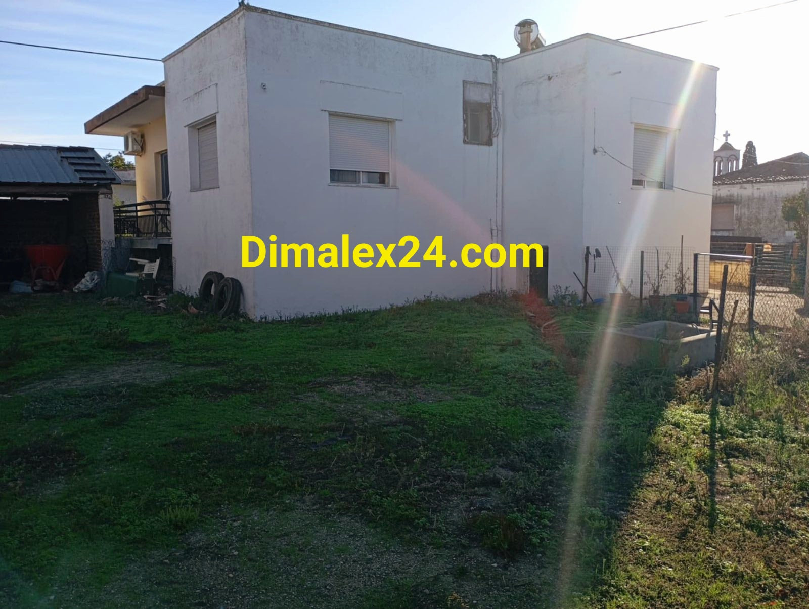 Къща с двор в село Адриани, Северна Гърция – близо до морето.