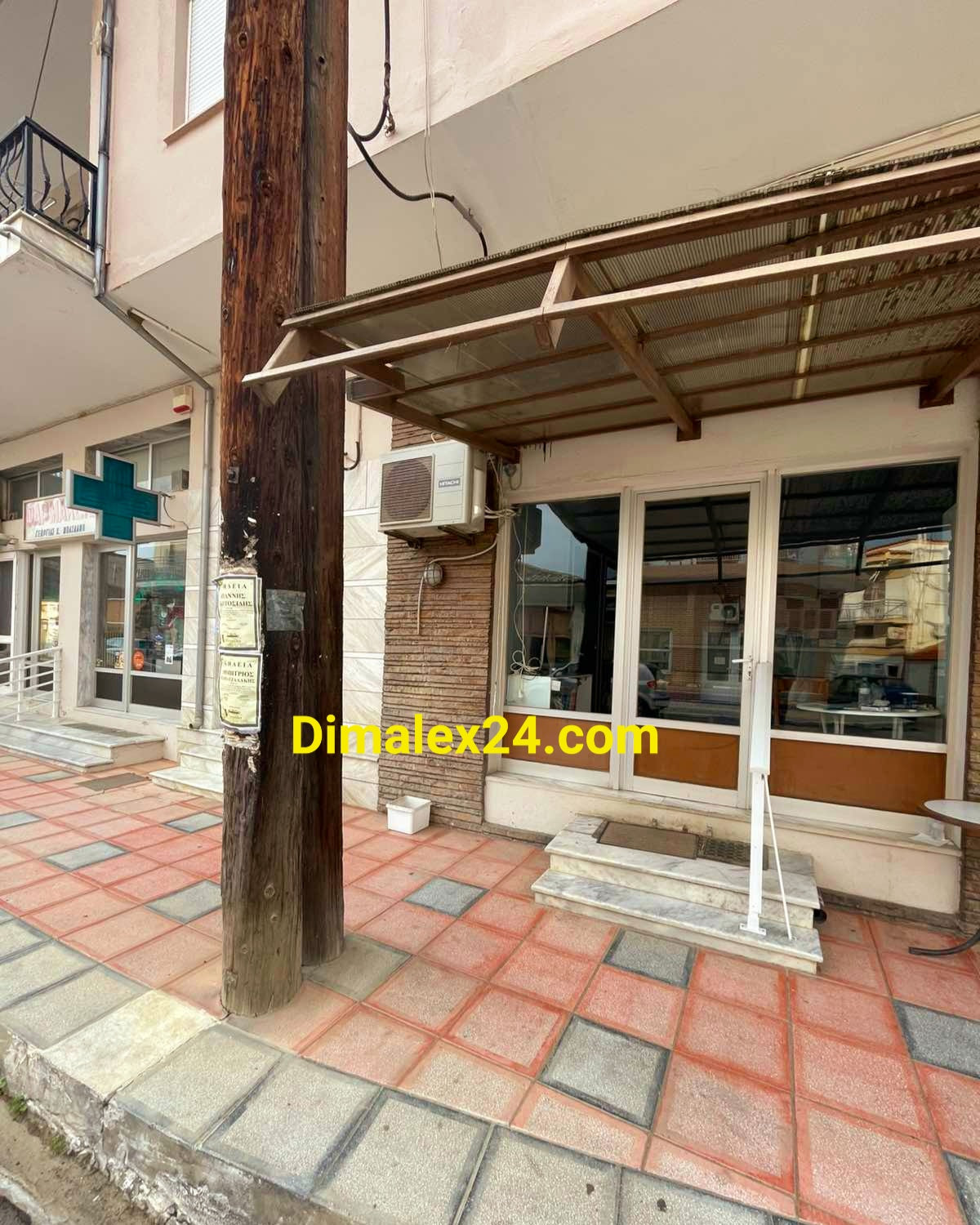 Центърът на село Ксилагани, Северна Гърция – магазини с активен наем и потенциал.