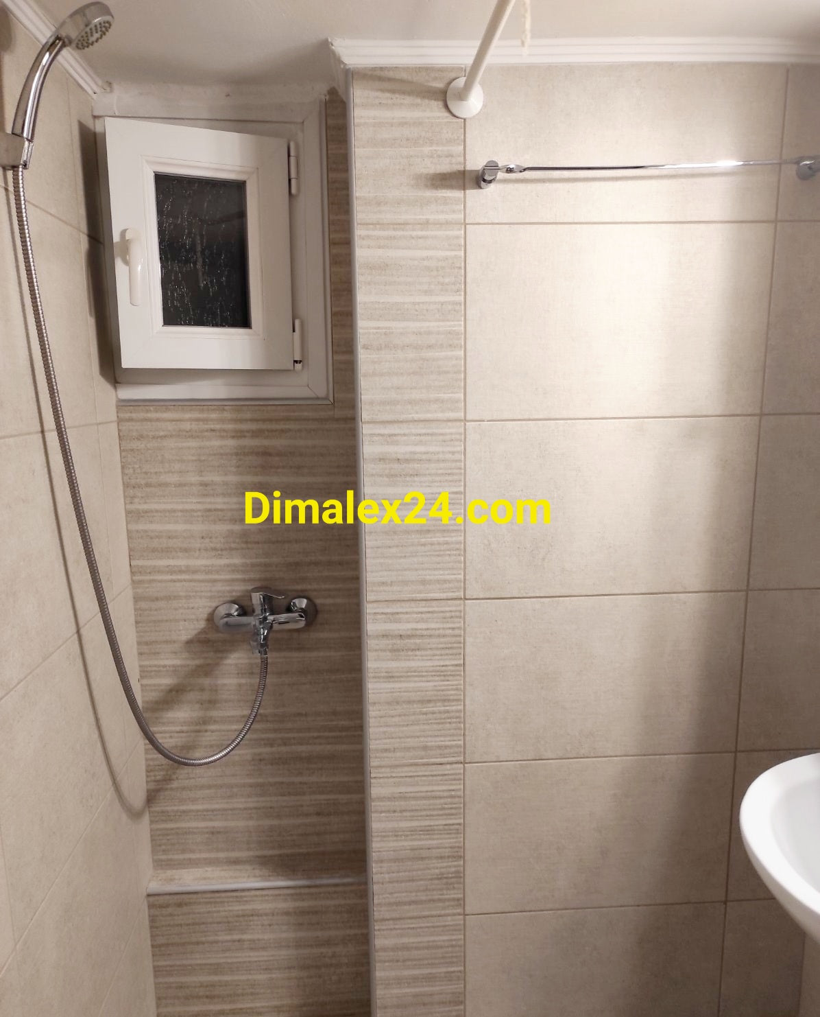 Баня на партамент в Солун, Гърция, Централна Македония - имот до морето и на 300 км от София.