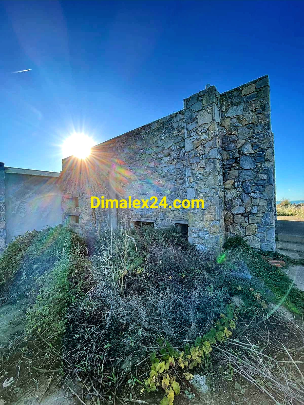 Калкан на имот в Платанитис - имот с висок инвестиционен потенциал на 150 м. от плажа.