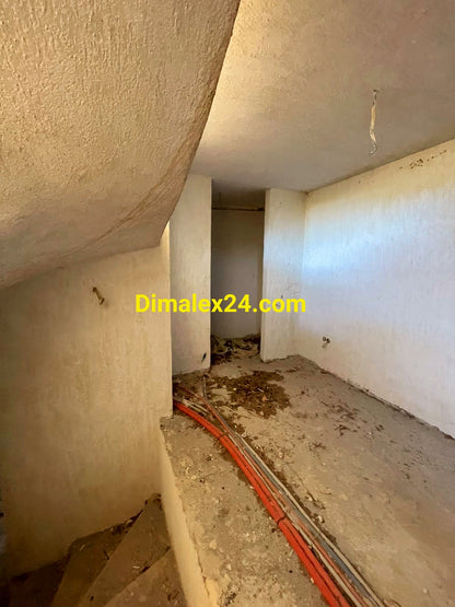 Таванско помещение на имот в Гърция,област Родопи.