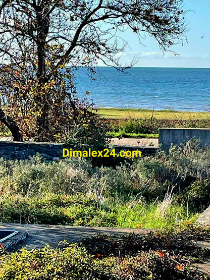 Панорамен изглед към морето от недостроен имот с басейн в Платанитис, Северна Гърция