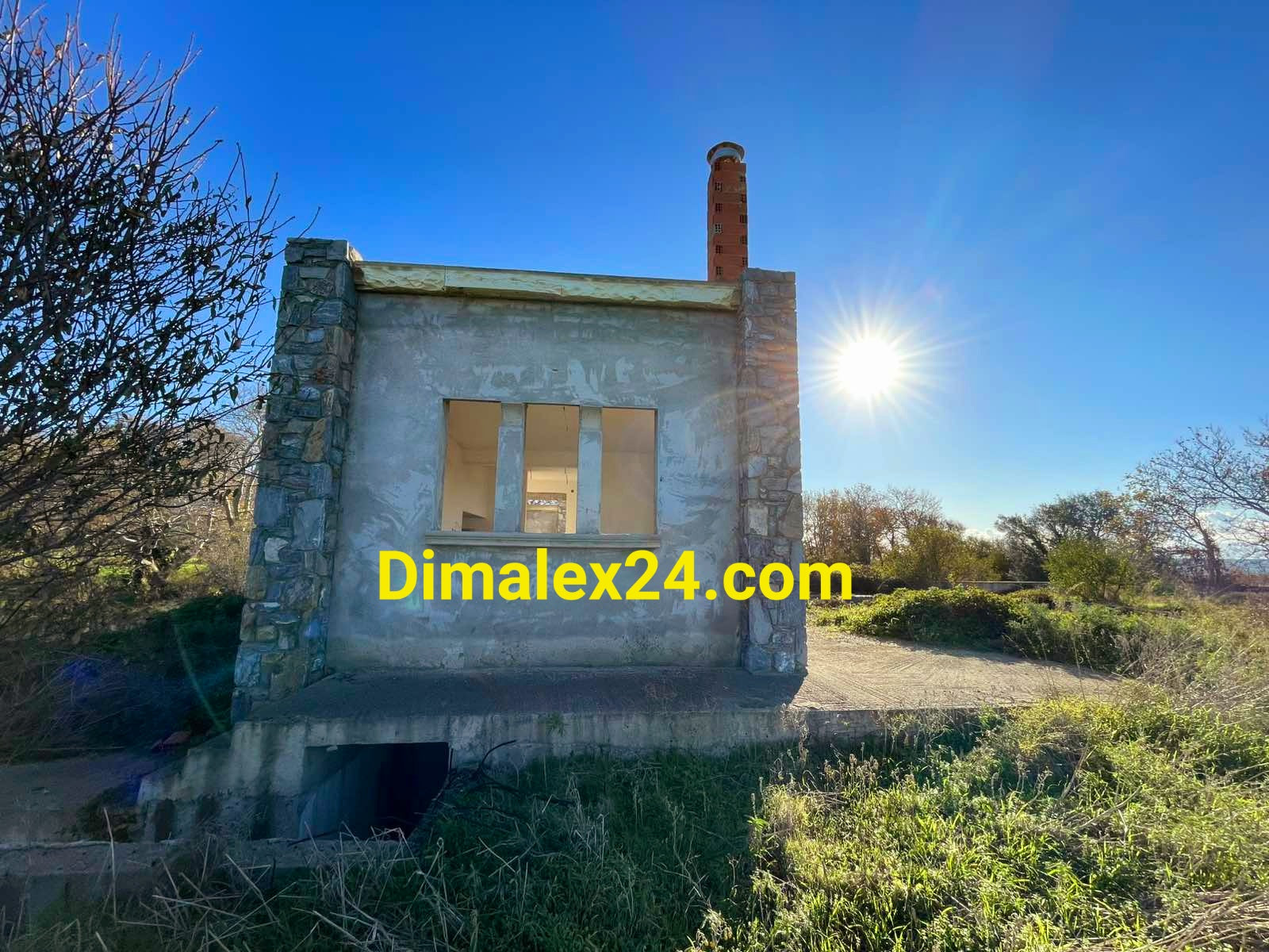 Странична асада на имот в Платанитис,област Родопи,Гърция. на 40 км от граничен пункт Маказа.