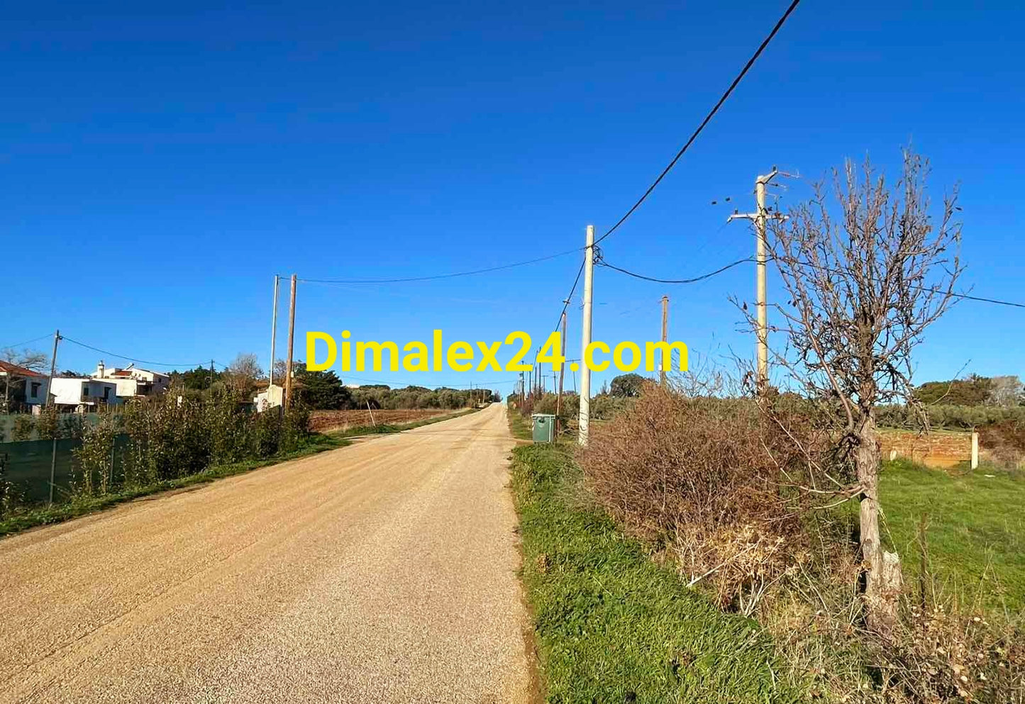 Парцел в Платанитис с лице на асфалтов път в област Родопи, Северна Гърция.