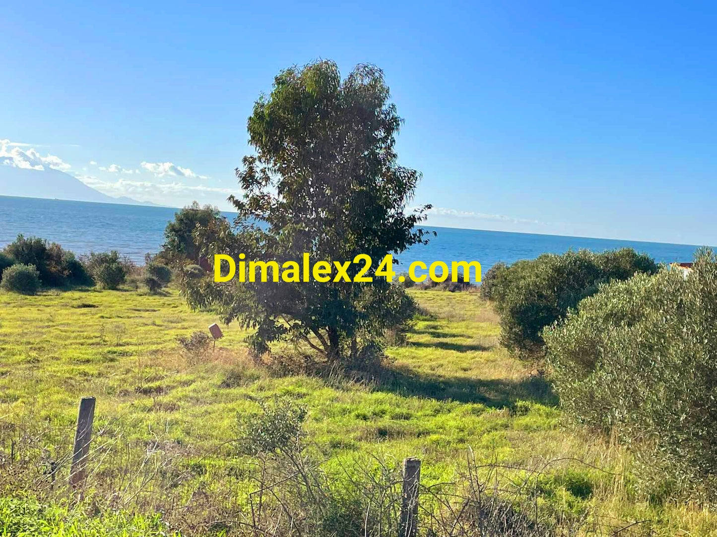 Парцел 4300 кв.м с морска гледка на 130 м от плажа в Платанитис.Панорамна гледка към морето от парцел в Северна Гърция.