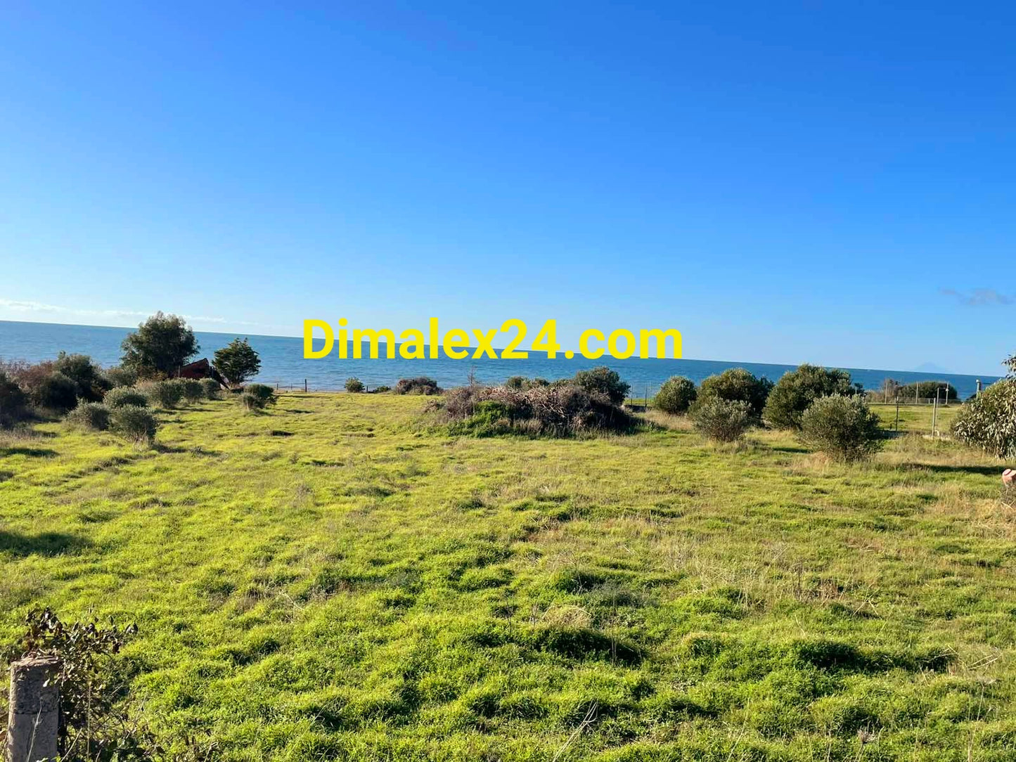 Парцел подходящ за сглобяеми къщи и туристически обекти в Платанитис, Гърция.