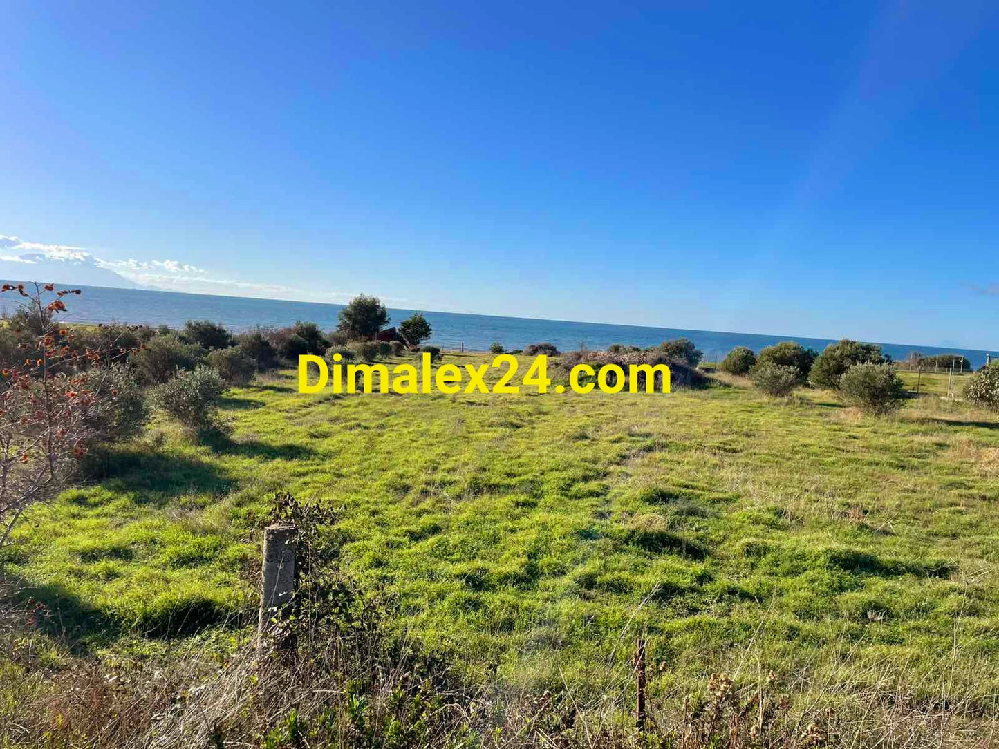 Парцел 4300 кв.м на 130 метра от морето с панорамна гледка в Платанитис, Северна Гърция,област Родопи.