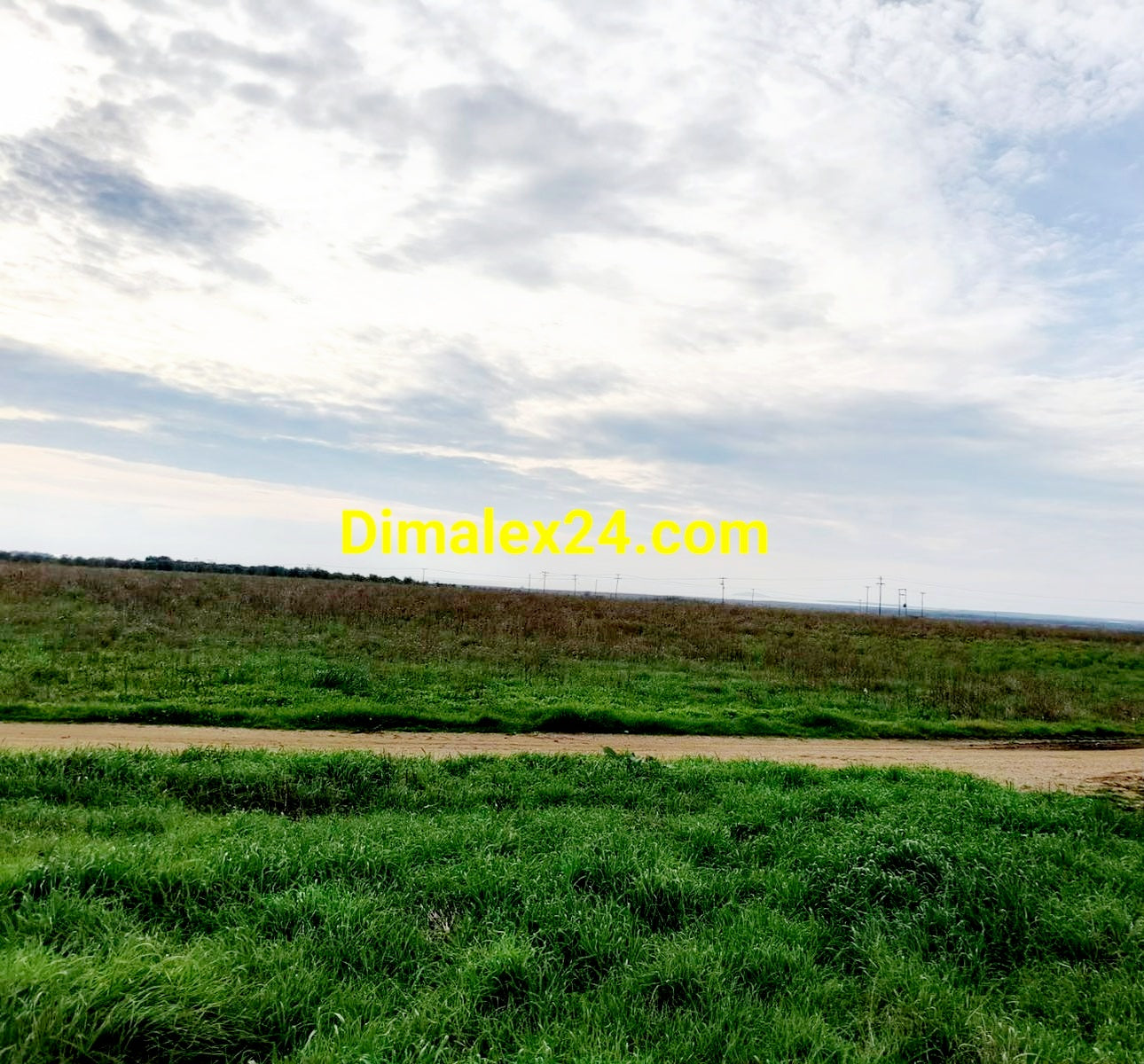 Тих район на Имерос – парцел с лице на път, близо до плажа,област Родопи.