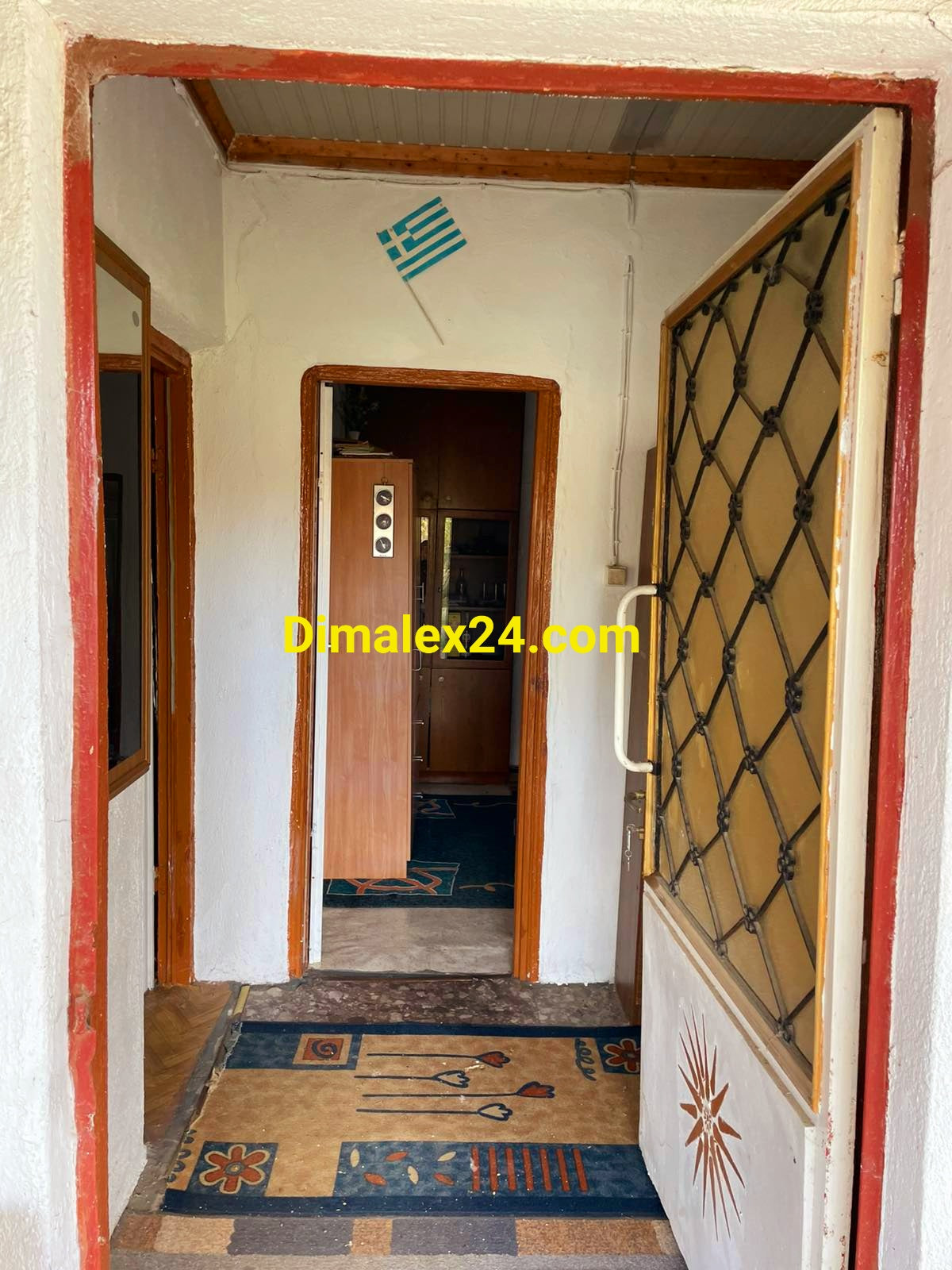 Входна врата с антрена къща в Кровили,област Родопи,Гърция.