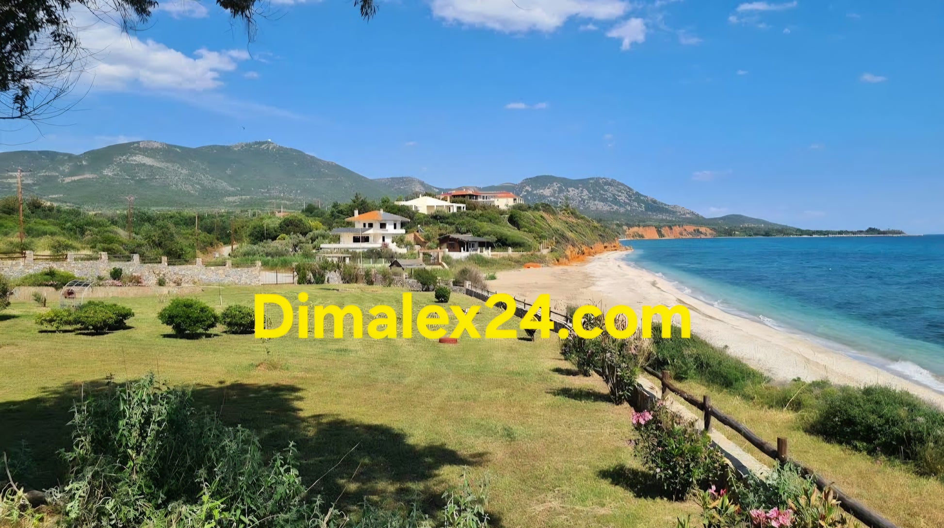 Морски ресторант с гледка към островите Тасос и Самотраки, област Родопи,Северна Гърция.