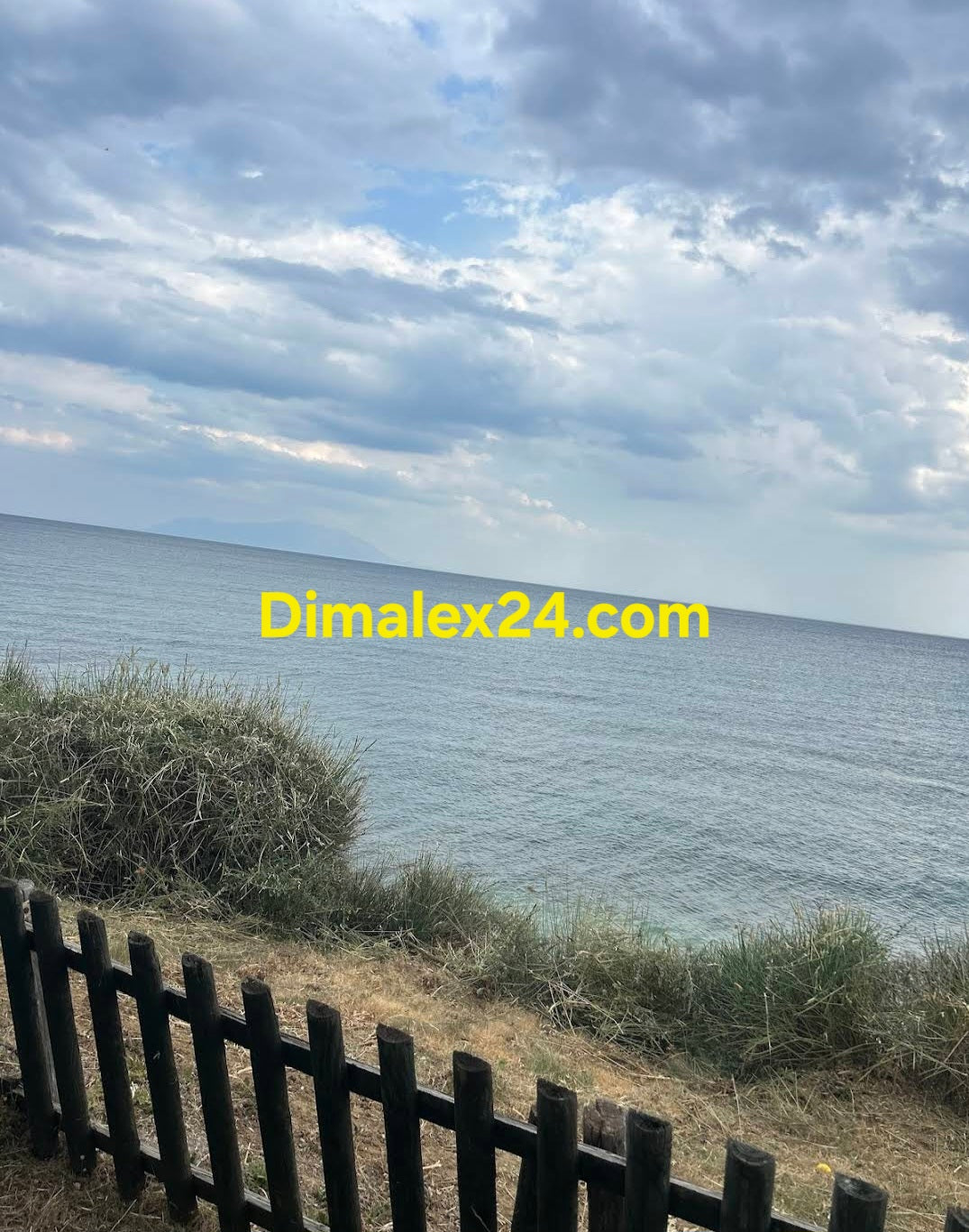 Морска гледка от рибна таверна в Платанитис,Северна Гърция, област Родопи.