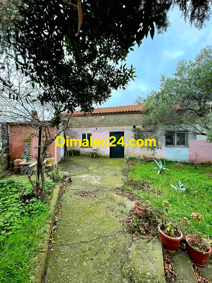 Веранда с панорамна гледка към природата в Проскинитес.