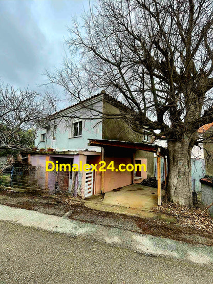 Лицева фасада на имот в Проскинитес,област Родопи,Гърция, на 2 км от плажа.