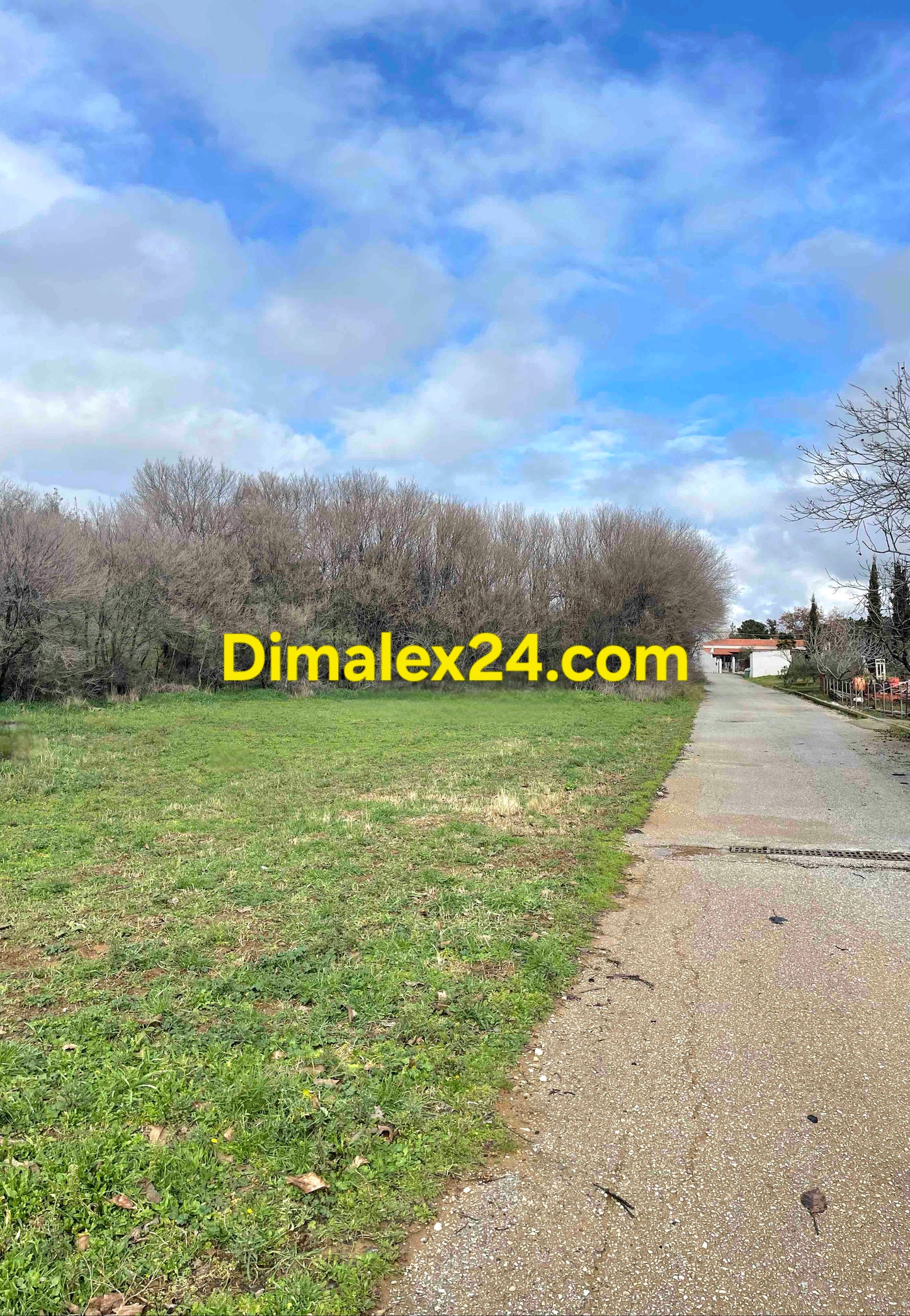 Парцел в Ксилагани,област Родопи с лице на асфалтова улица.