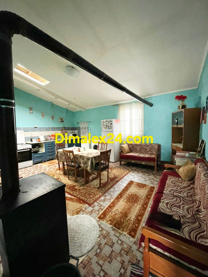 Централна къща в развито гръцко село Ксилагани, област Родопи.