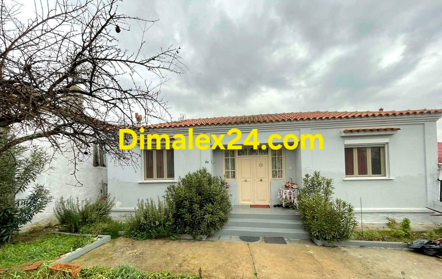 Реновирана къща в Ксилагани Северна Гърция близо до морето.