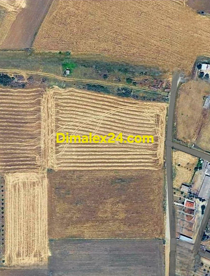 Равен парцел за строителство в област Родопи Гърция, село Имерос. На 1 кимолетър от плажа и пристанището на село Имерос.