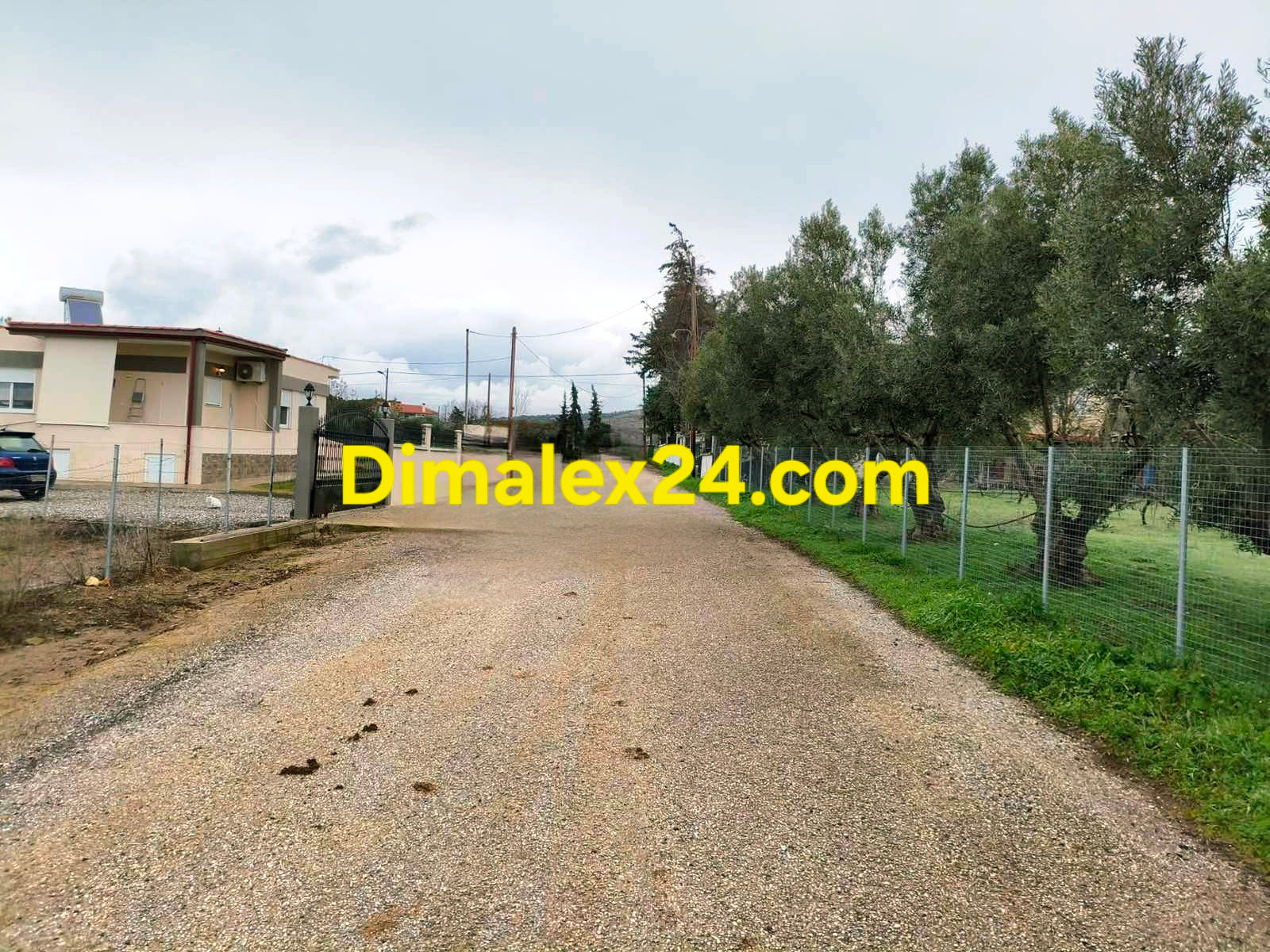 Улица водеща към парцел с площ от 1000 кв.м. в севло Ксилагани,гърция, област Родопи.