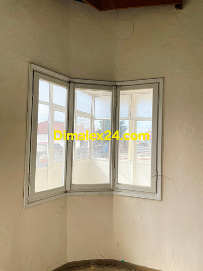 Имот в Гърция тухла бетон стабилна конструкция.