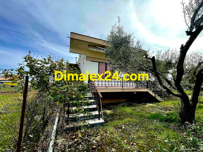 Инвестиционен имот в Айгерос външна снимка.