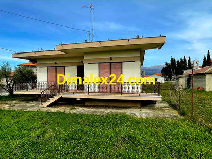 Къща за продажба в Айгерос Северна Гърция външен изглед.