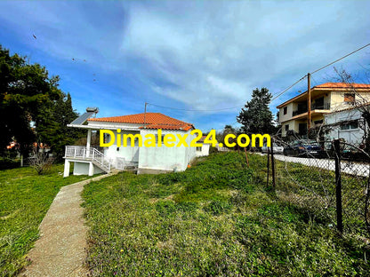 Имот с голям двор 1000 кв.м Северна Гърция.