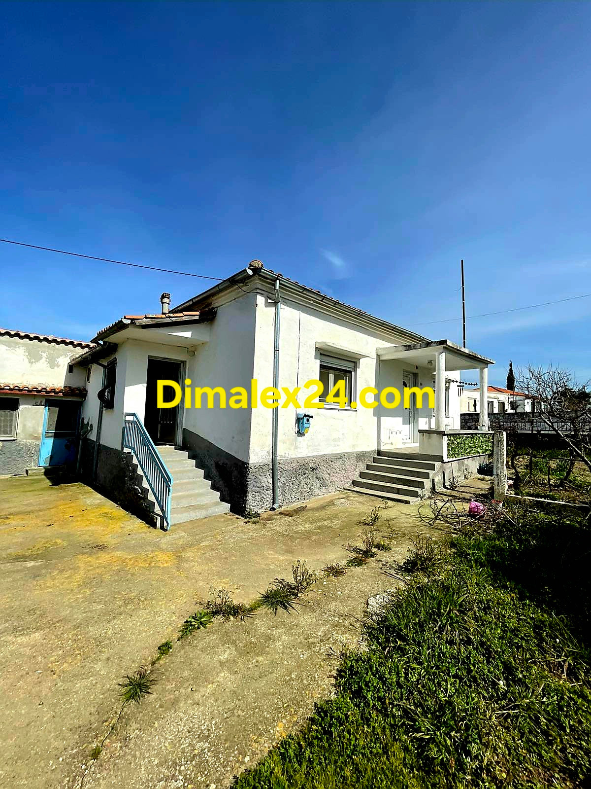 Къща с нови дограми и отопление Гърция.