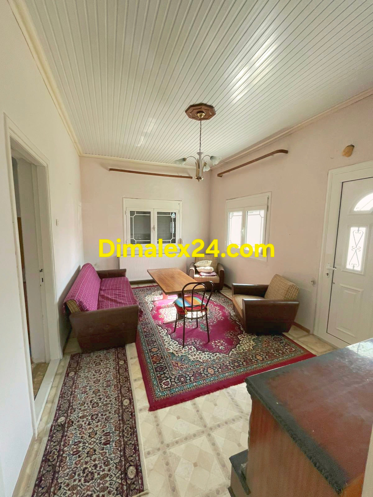 Имот за целогодишно живеене Гърция.