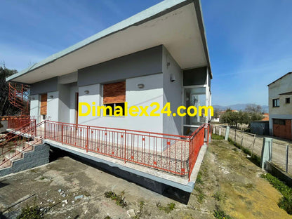 Имот с двор 1000 кв.м Северна Гърция външна снимка.