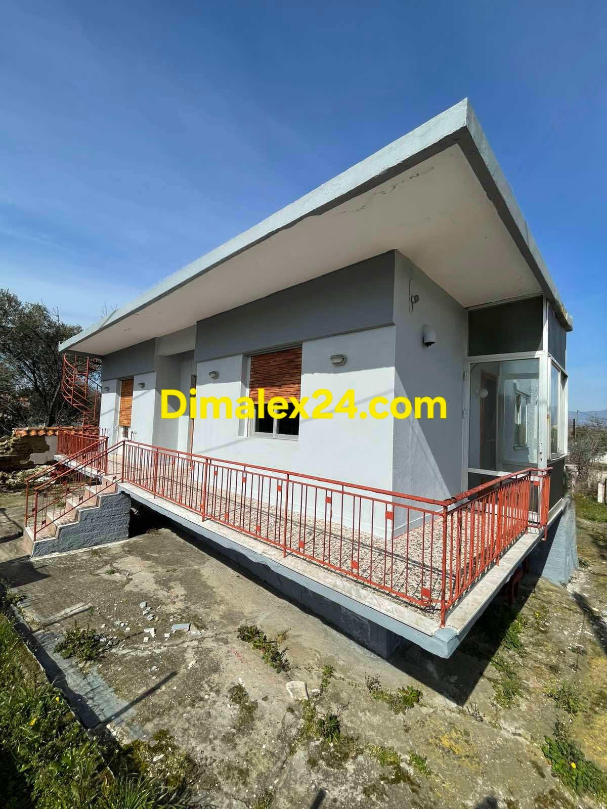 Къща близо до Имерос и Фанари външен изглед.