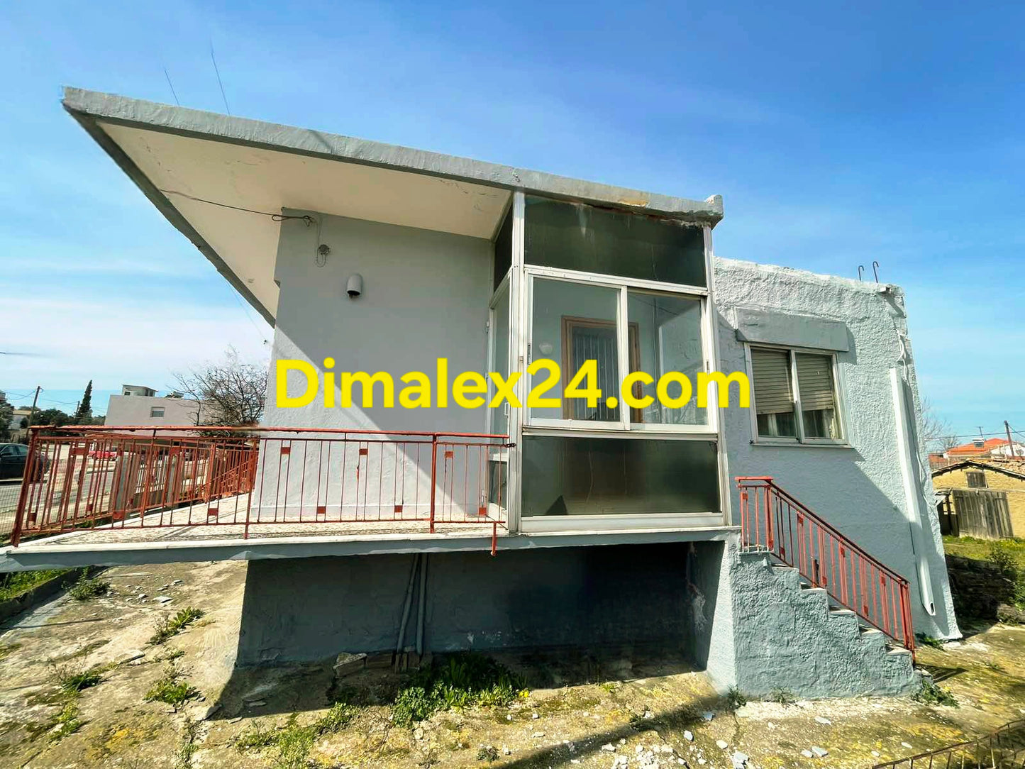 Къща близо до България инвестиционен имот.