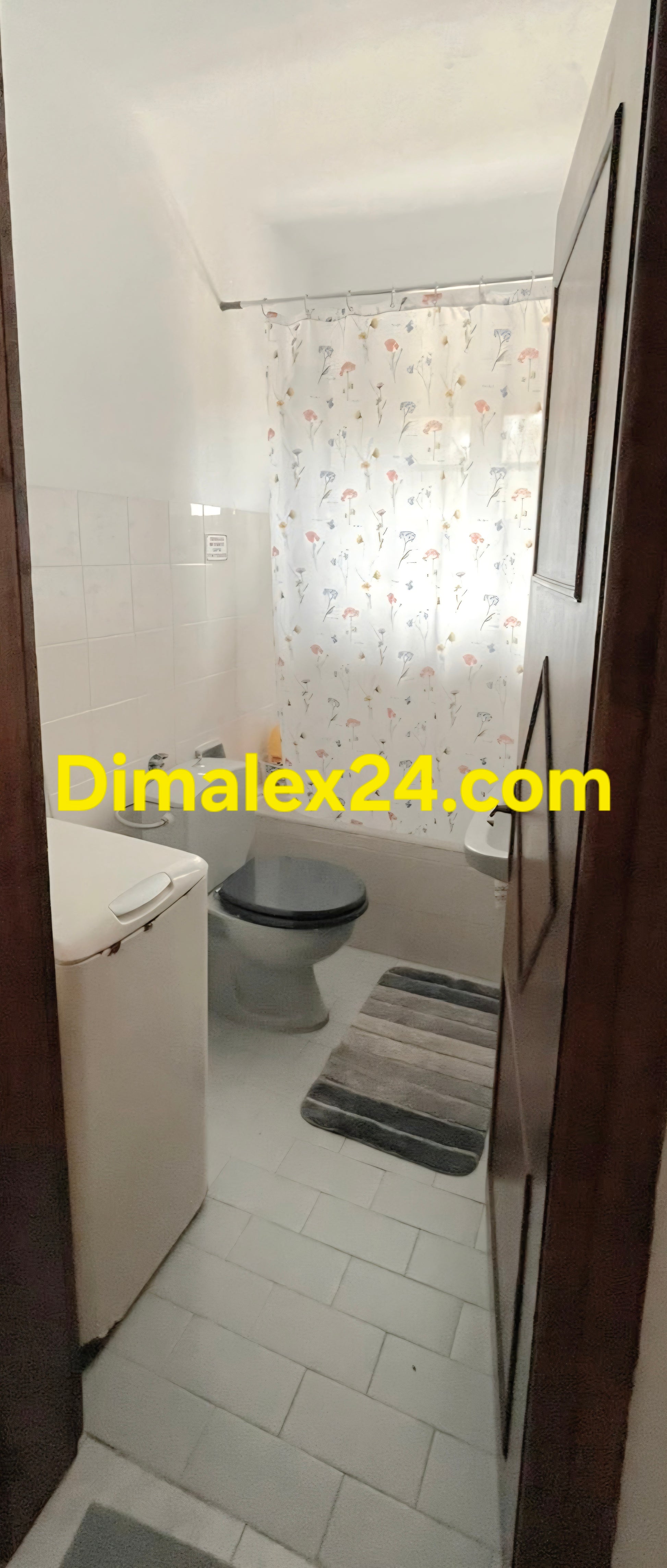 Баня с пералня на имот  Гърция.