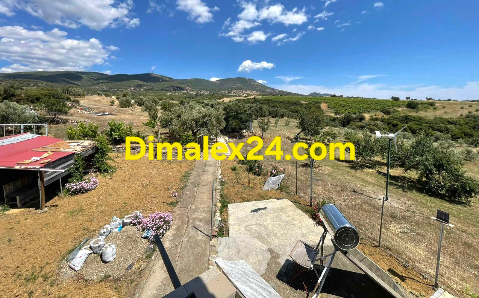 Панорамна гледка от терасата на втория етаж на къща в Марония,област Родопи,Гърция.